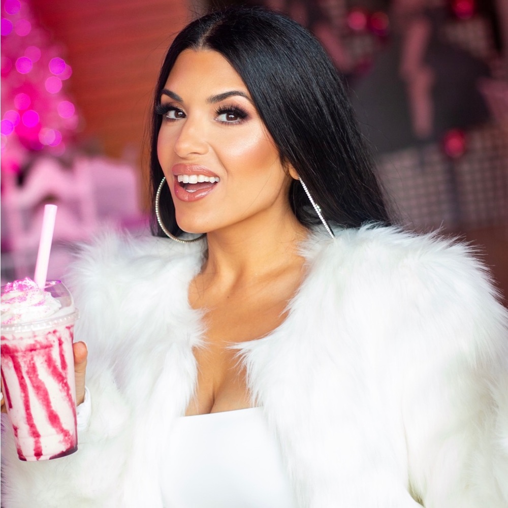 Meet your Posher, Liliya